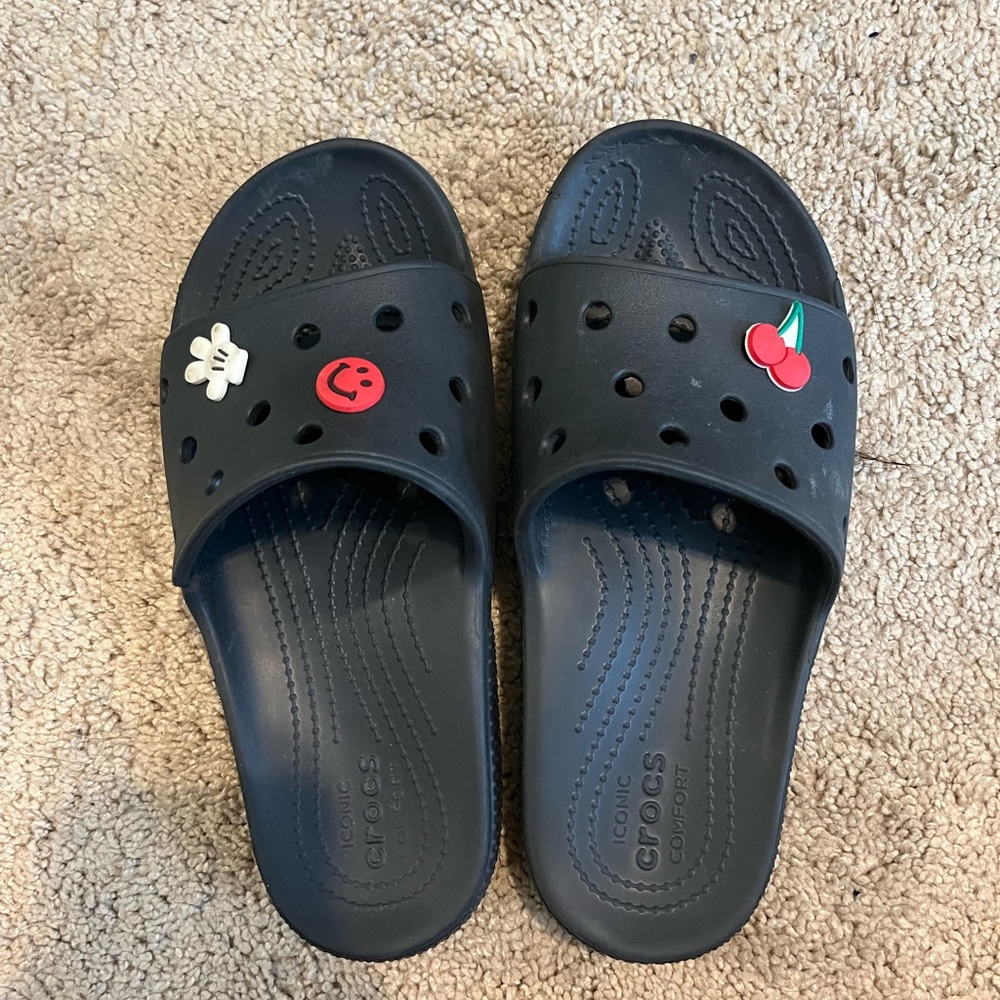 croc slides with croc charms